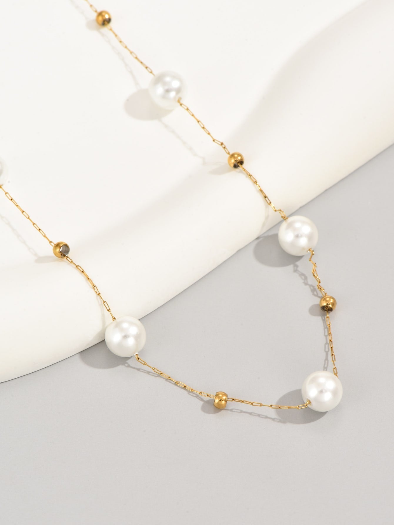 Intercalated Synthetic Pearl Necklace