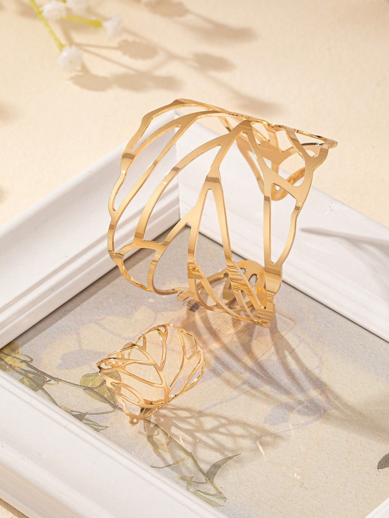 Leaf Jewelry Set – 1 Bracelet and 1 Ring