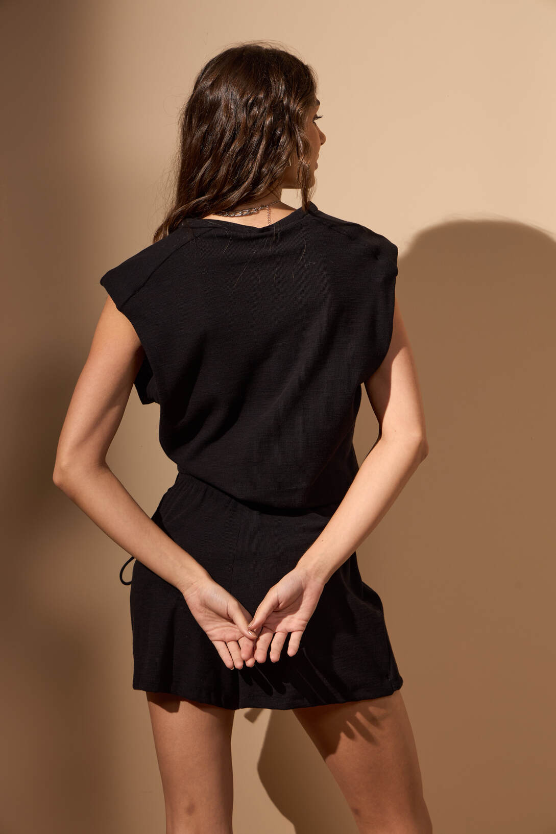 Cropped Roots - Black