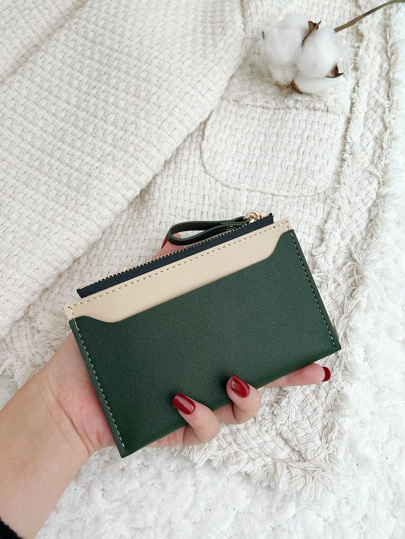 Women’s Basic Wallet with Divider